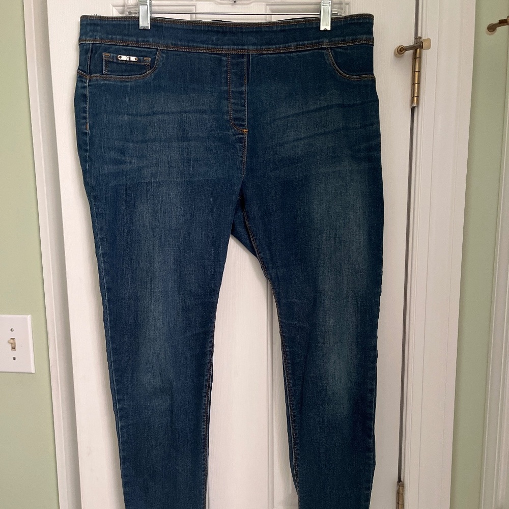 Coco + Carmen Jeans